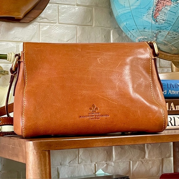 Vintage Dooney & Bourke Florentine Leather Laurel Crossbody Bag Purse - Picture 7 of 16